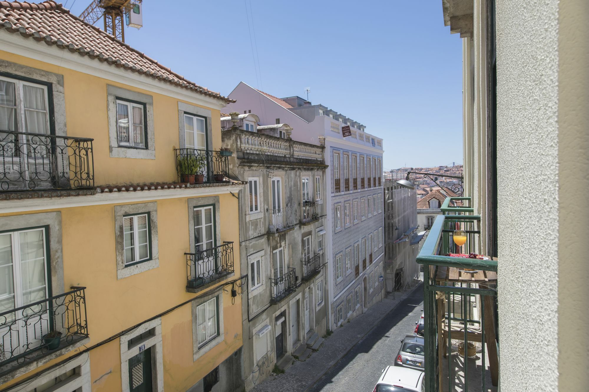Apartment La La